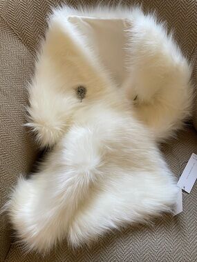 NWT Tulip Bridal Pure Ivory Faux Fur Wrap Stole Shawl - Size S (61")
